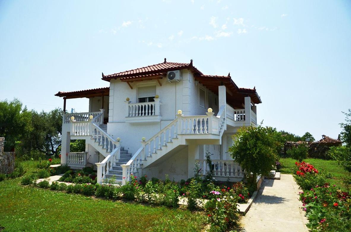 Helen Apartments Лукове Экстерьер фото