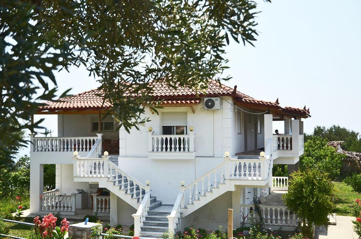 Helen Apartments Лукове Экстерьер фото