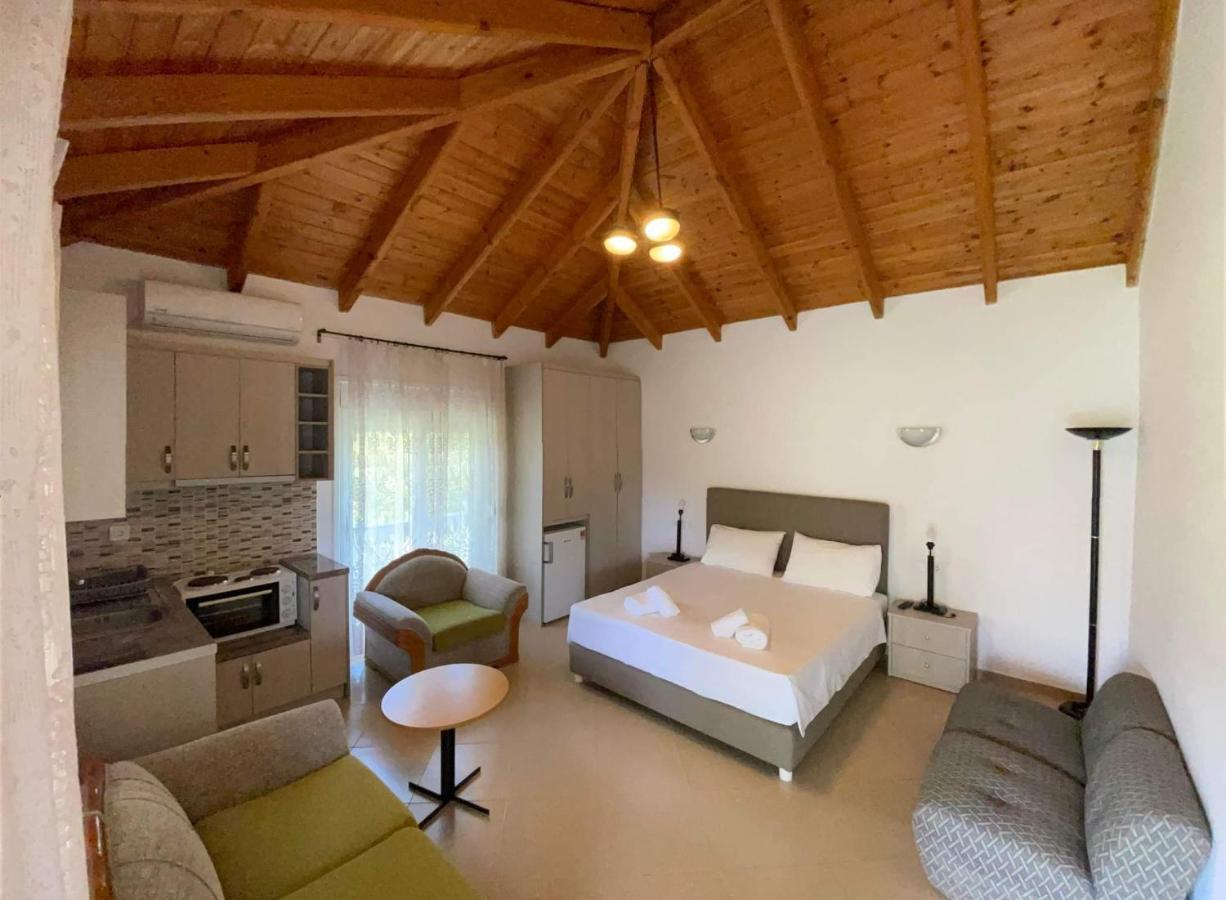 Helen Apartments Лукове Экстерьер фото
