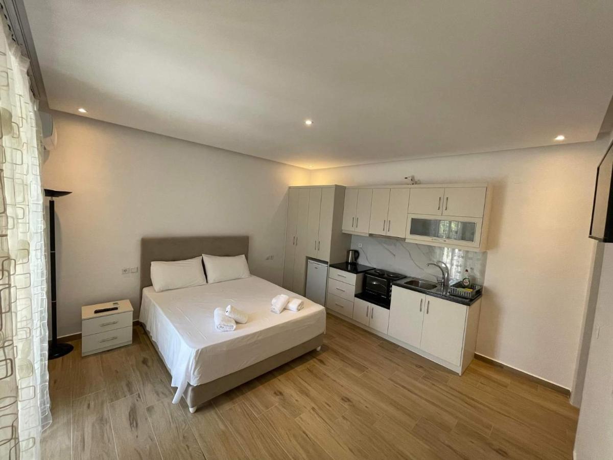 Helen Apartments Лукове Экстерьер фото