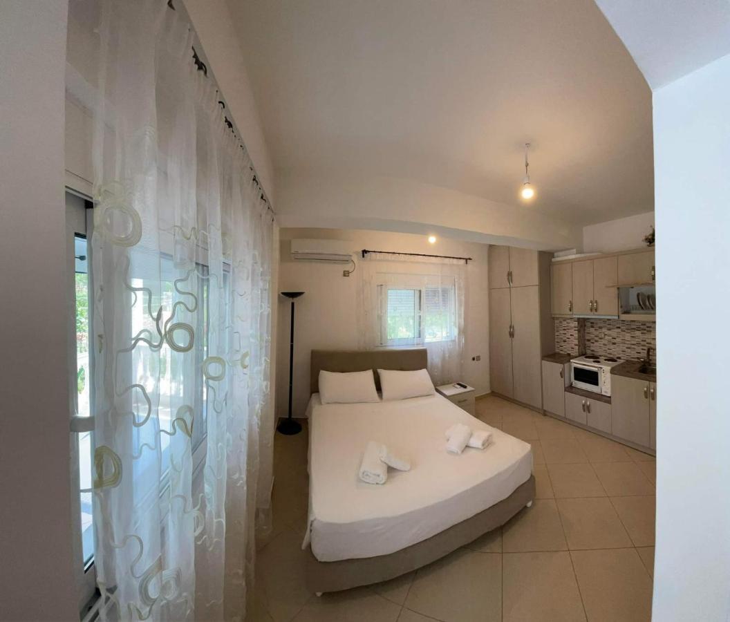 Helen Apartments Лукове Экстерьер фото